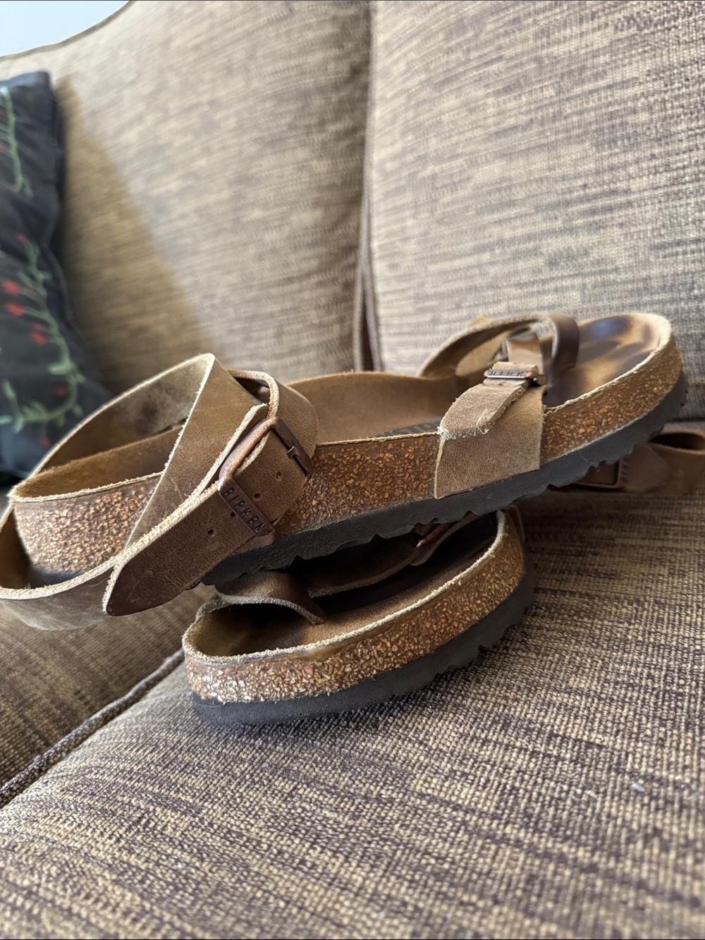 Birkenstock Yara Oiled Tobacco 
Brown leather Sandals with Buckle Strap